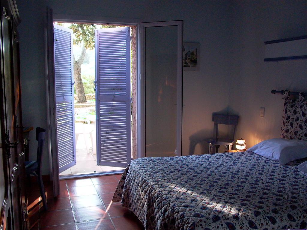 B&B Le Garric Nîmes Oda fotoğraf
